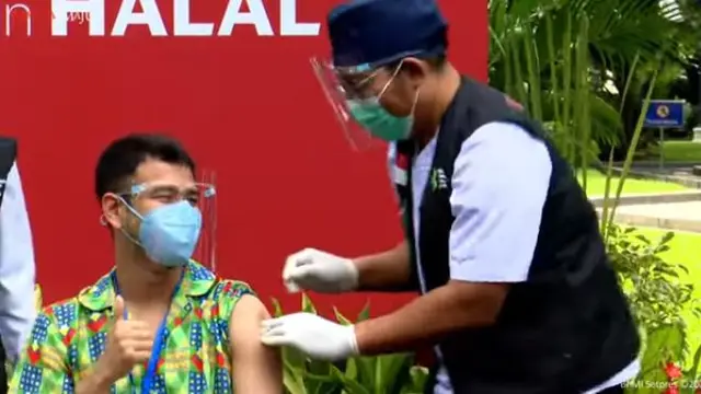 8 Momen Presiden Jokowi dan Raffi Ahmad Suntik Vaksin COVID-19 Sinovac Dosis Kedua