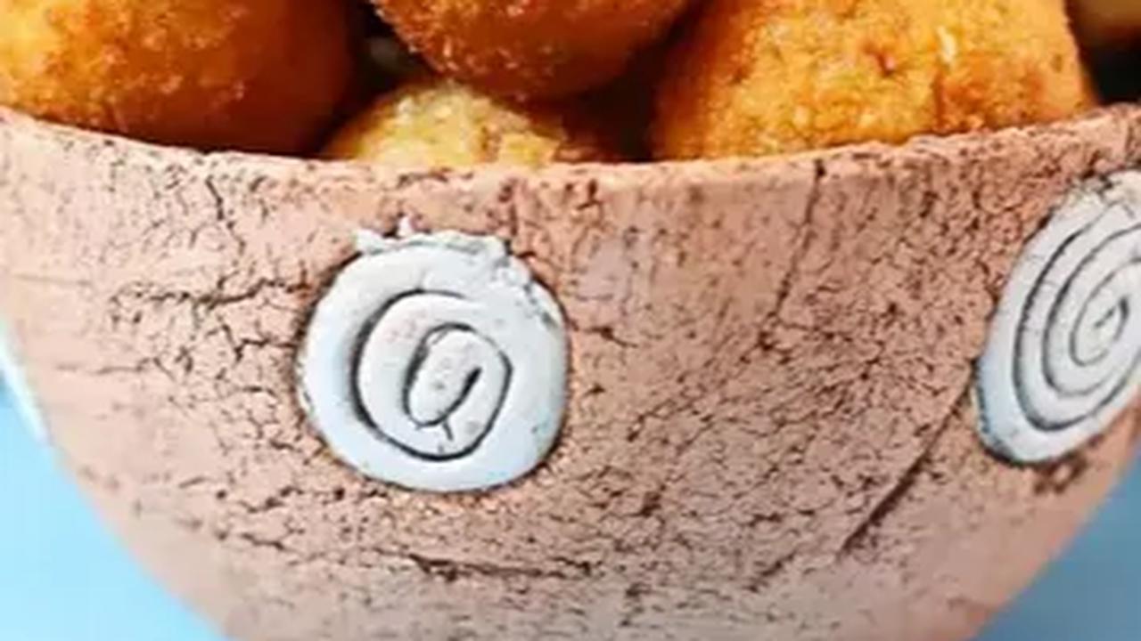 4. Resep Camilan Olahan Keju: Bola Singkong Keju