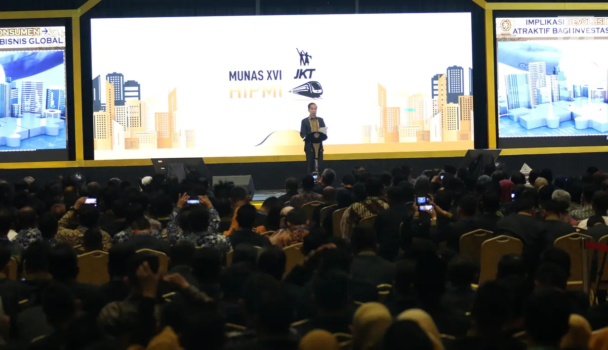 Presiden Joko Widodo memberikan sambutan saat membuka Musyawarah Nasional XVI HIPMI di Hotel Sultan, Jakarta, Senin (16/9/2019). Munas tersebut bertemakan Melanjutkan Peran HIPMI sebagai Lokomotif Pembangunan Ekonomi Berkeadilan. (Liputan6.com/Angga Yuniar)