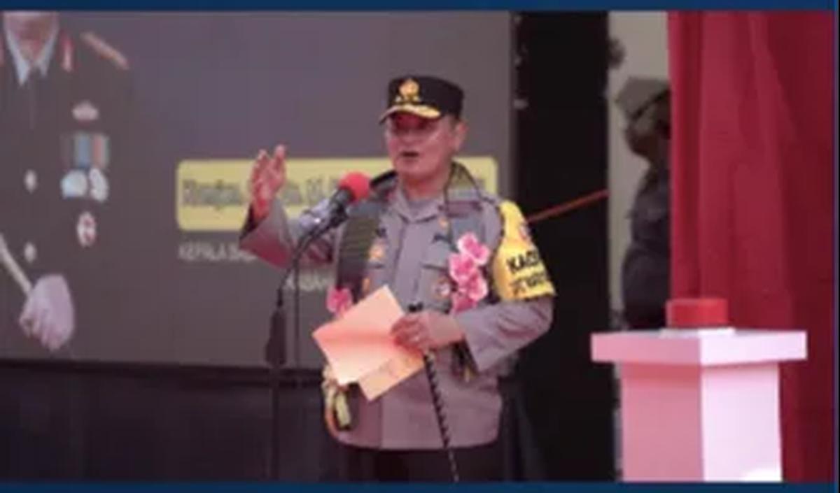 “Agar suasana peresmian Polsek lebih meriah dan guyub, kita adakan kuis dulu 😁🇮🇩,”&nbsp;<br>