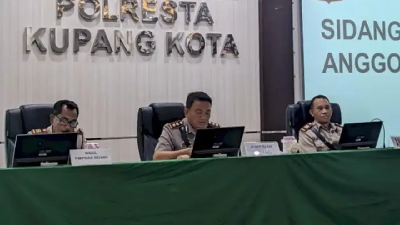 polisi kena sanksi karena live tiktok saat kerja