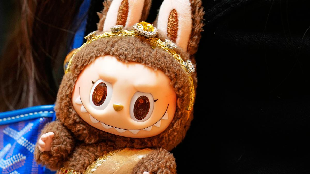 Boneka Labubu Mini Bakal Dirilis Minggu Ini, Bisa Digantung di HP