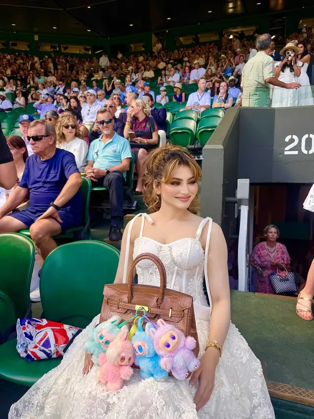 Tenteng Hermes Birkin & 4 Boneka Labubu, Gaya Artis India Urvashi Rautela di Wimbledon Jadi Bahan Meme
