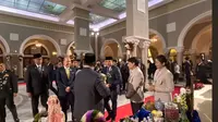 Sigapnya Seskab Teddy Saat Dampingi Prabowo Bertemu PM Thailand