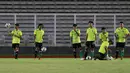 Pemain Timnas Indonesia U-19 melakukan latihan jelang Piala AFF U-19 2022 di Stadion Madya, Jakarta, Selasa (21/6/2022). (Bola.com/M Iqbal Ichsan)