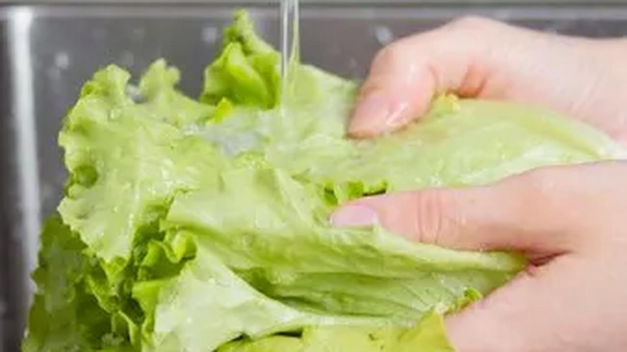 Efek Tidak Mencuci Buah dan Sayur: Risiko dan Dampak pada Kesehatan