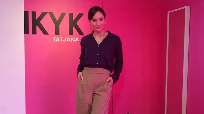 Fashion gaya Korea dari IKYK dan Tatjana Saphira