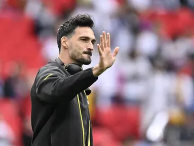 Bek senior Mats Hummels meninggalkan Borussia Dortmund. (INA FASSBENDER / AFP)