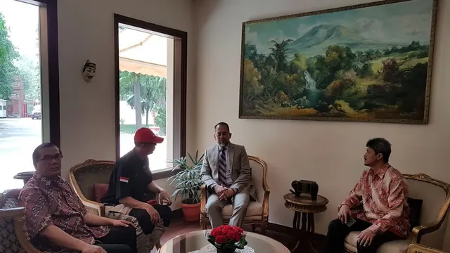 Stephen Langitan tiba di KBRI New Delhi