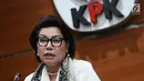 Wakil Ketua KPK, Basaria Panjaitan memberi keterangan terkait penetapan tersangka baru terkait dugaan korupsi e-KTP di Jakarta, Rabu (10/1). KPK menetapkan dua tersangka baru yakni FY dan BST. (Liputan6.com/Helmi Fithriansyah)