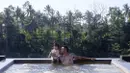 Sejak beberapa hari, Rio dan istri membagikan potret kebahagiaan saat sedang berlibur bersama di Kamandalu Ubud Bali. (Instagram/riodewanto)