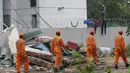 Diketahui sebelumnya, pesawat Air India jatuh beberapa saat setelah lepas landas pada Kamis (12/6/2025). Insiden ini menewaskan 241 penumpang termasuk awak pesawat, serta lebih banyak orang di darat. (AP/Rafiq Maqbool)