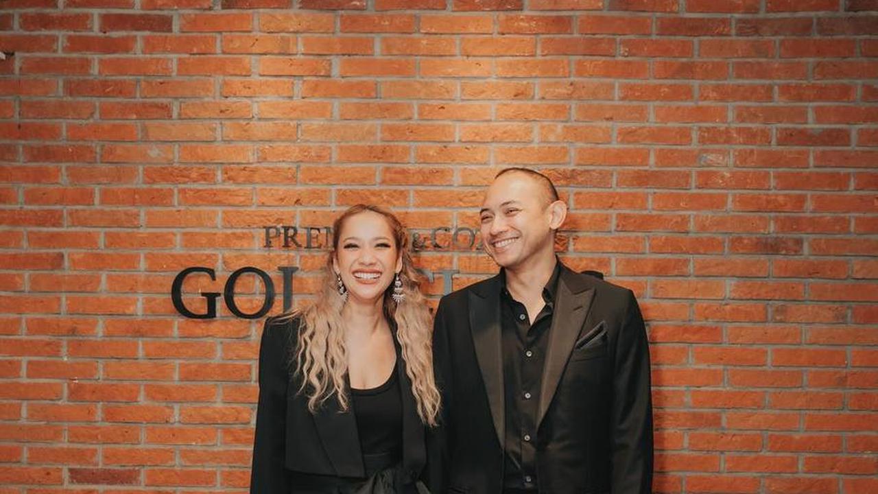 8 Foto Tiko Aryawardhana Saat Temani Bunga Citra Lestari di Gala Premier Film 'PASUTRI GAJE