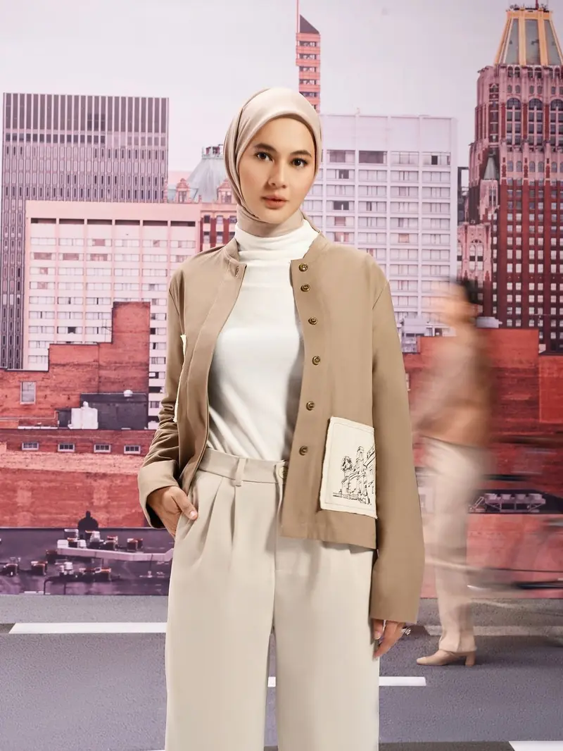 6 Pesona Paula Verhoeven yang Kini Jadi Hijab Influencer, Stylish dalam Berbagai Gaya