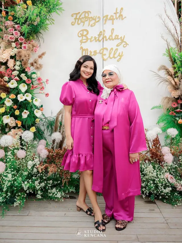 7 Potret Pesta Ulang Tahun Ibunda Titi Kamal, Meriah Bernuansa Pink