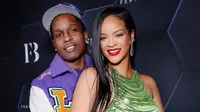 Menunjukkan kemesraan di tengah masa kehamilan, Rihanna dan A$AP Rocky berbagi foto dengan outfit yang keren (instagram/fentybeauty)