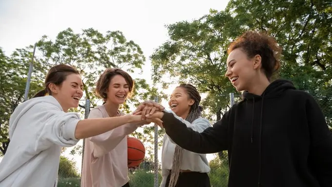 Menjadi sosok yang disukai banyak orang