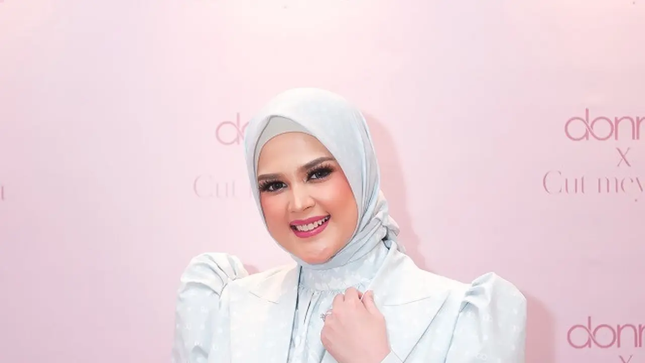 Kolaborasi Donna Prive dan Cut Meyriska, Rilis Koleksi Elegan Terinspirasi dari Filosofi Bunga