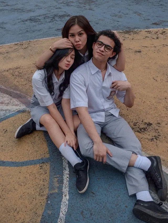 Potret Kebersamaan Yoriko Angeline dan Omara Esteghlal, Kenang Film Dilan