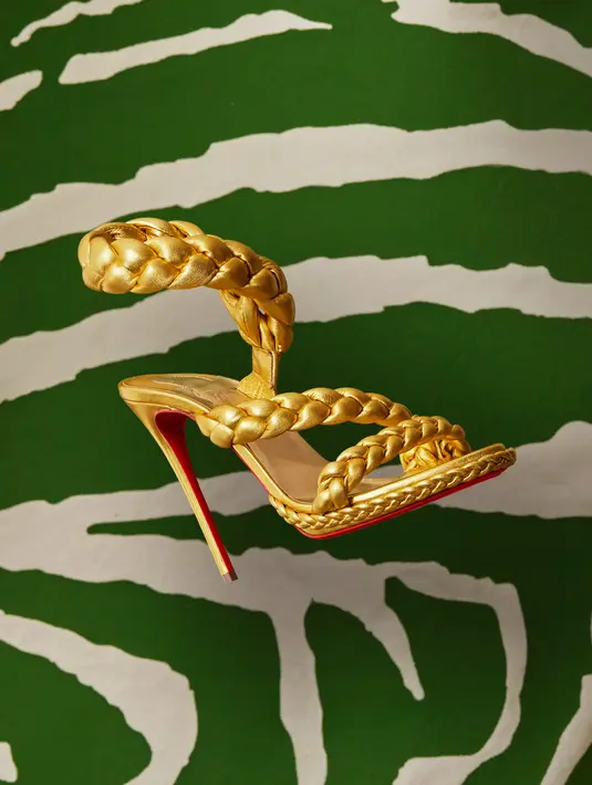 Kolaborasi ini berhasil membantu menggalang dana 2 juta Dollar hanya dalam dua tahun dan keuntungan tahun ini akan difokuskan memberi dukungan jangka panjang pada organisasi yang mendukung kesetaraan social dan membina generasi muda di AS, Inggris, Prancis, Ghana, Somalia, dan Sierra Leone. [Foto: Document/Christian Louboutin]