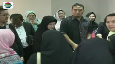 Puluhan orang perwakilan dari 141 agen mendatangi kantor Abu Tours di Senen, Jakpus. Mereka meminta kurator segera membayar dana calon jemaah senilai Rp 100 miliar.