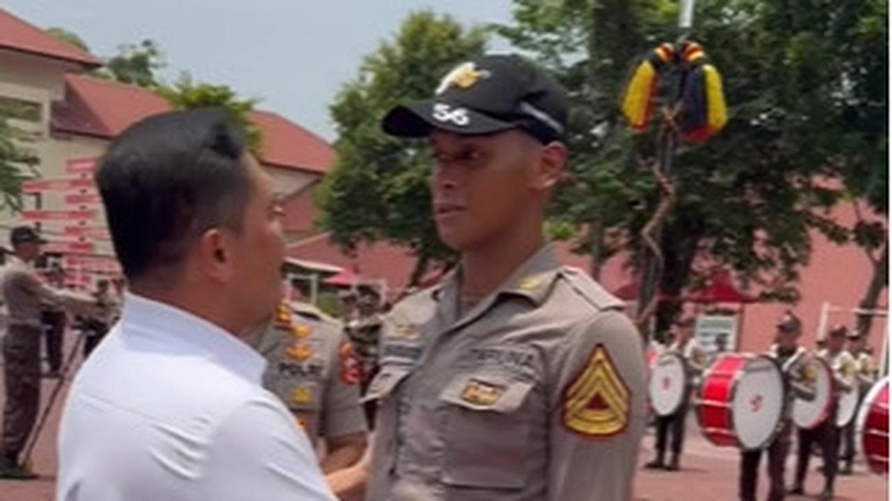 "Kamu tahu ini siapa?," tambah Fadil.<br>