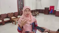 Kepala Dinas Kesehatan Depok Mary Liziawati menjelaskan terkait pasien ISPA di Kota Depok. (Liputan6.com/Dicky Agung Prihanto)