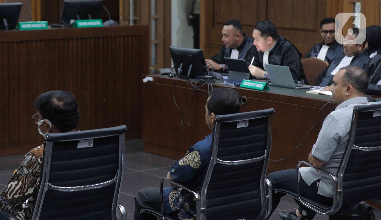 Majelis Hakim yang akan mengadili Johnny G Plate adalah Ketua Majelis Hakim Fahzal Hendri dengan anggota Riyanto Adam Ponto dan Sukarton. (Liputan6.com/Herman Zakharia)