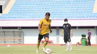 Irsyad Maulana sudah menjalani latihan bersama Persita Tangerang di Indomilk Arena, Selasa (16/03/2021). (Dokumentasi Persita Tangerang)