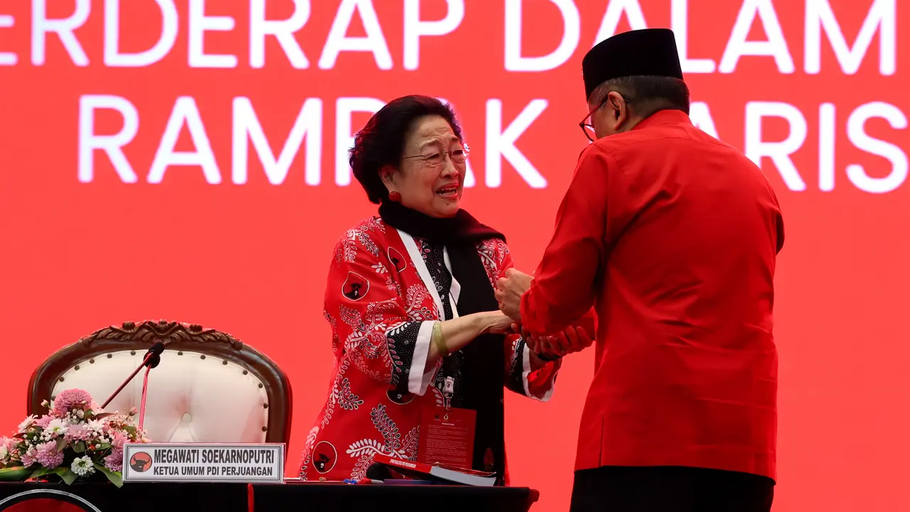 Ketua Umum PDI Perjuangan Megawati Soekarnoputri dan Sekretaris Jenderal Hasto Kristiyanto di di Bali Nusa Dua Convention Center (BNDCC), Badung, Bali, Sabtu (2/8/2025) (Istimewa)