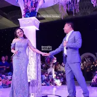 vLihat di sini tampilan Ashanty di acara pernikahan. [@ashanty_ash].