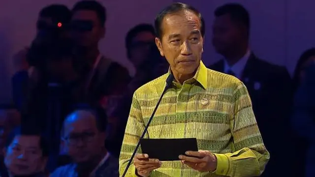 Presiden Joko Widodo (Jokowi) saat memberikan sambutan dalam Gala Dinner KTT Indonesia-Africa Forum II di The Intercontinental Bali, Minggu (1/9/2024) malam.