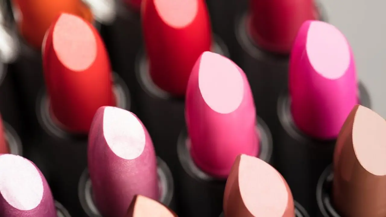7 Fakta di Balik Lipstik yang Belum Anda Ketahui