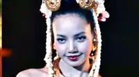 Lisa BLACKPINK Curi Perhatian di Serial The White Lotus, Apa Peran dan Karakternya?