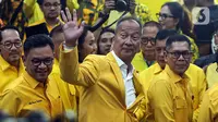 Hasil rapat pleno pengurus DPP Partai Golkar memutuskan memilih Wakil Ketua Umum Partai Golkar Agus Gumiwang menjadi Plt Ketua Umum Partai Golkar. (Liputan6.com/Angga Yuniar)