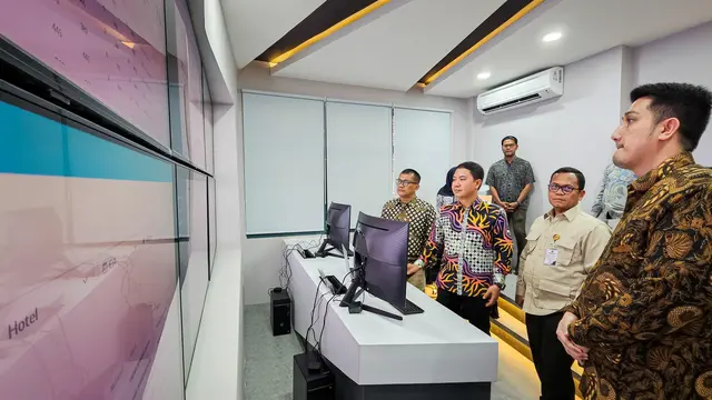 Kementerian Agama (Kemenag) meluncurkan pusat kendali haji atau Hajj Command Center (HCC).