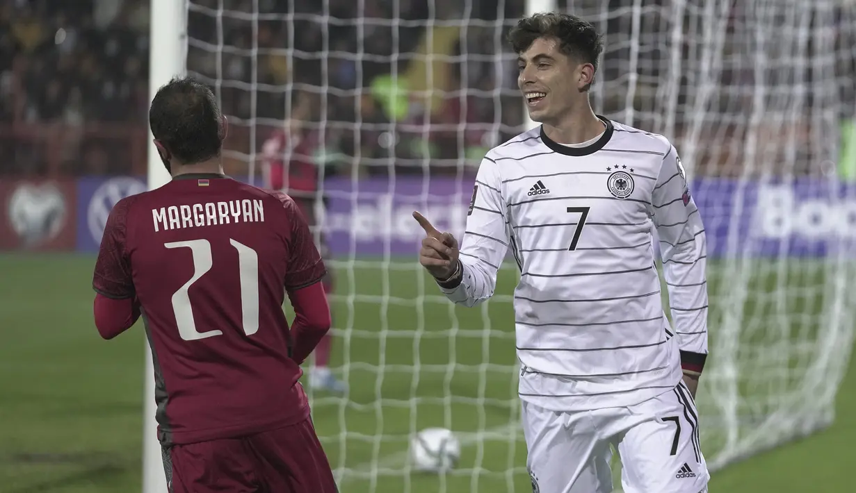 Terus menyerang, Jerman akhirnya unggul 1-0 pada menit ke-15. Sontekan Kai Havertz usai menerima umpan Jonas Hofmann gagal diantisipasi Stanislav Buchnev. (AP/Pavel Golovkin)