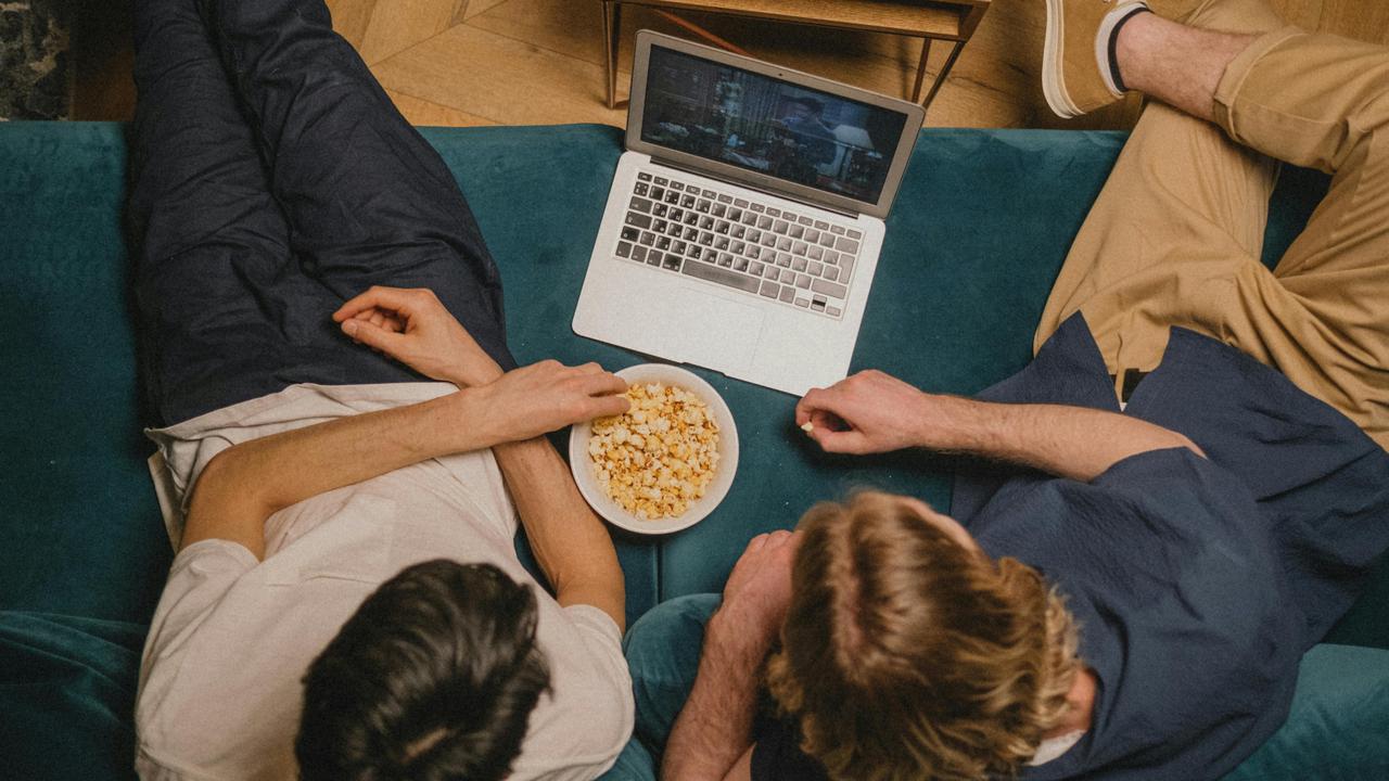 Tak Perlu Keluar Rumah, Ini Dia 5 Resep Sat Set Mudah untuk Nobar Saat Hujan Datang