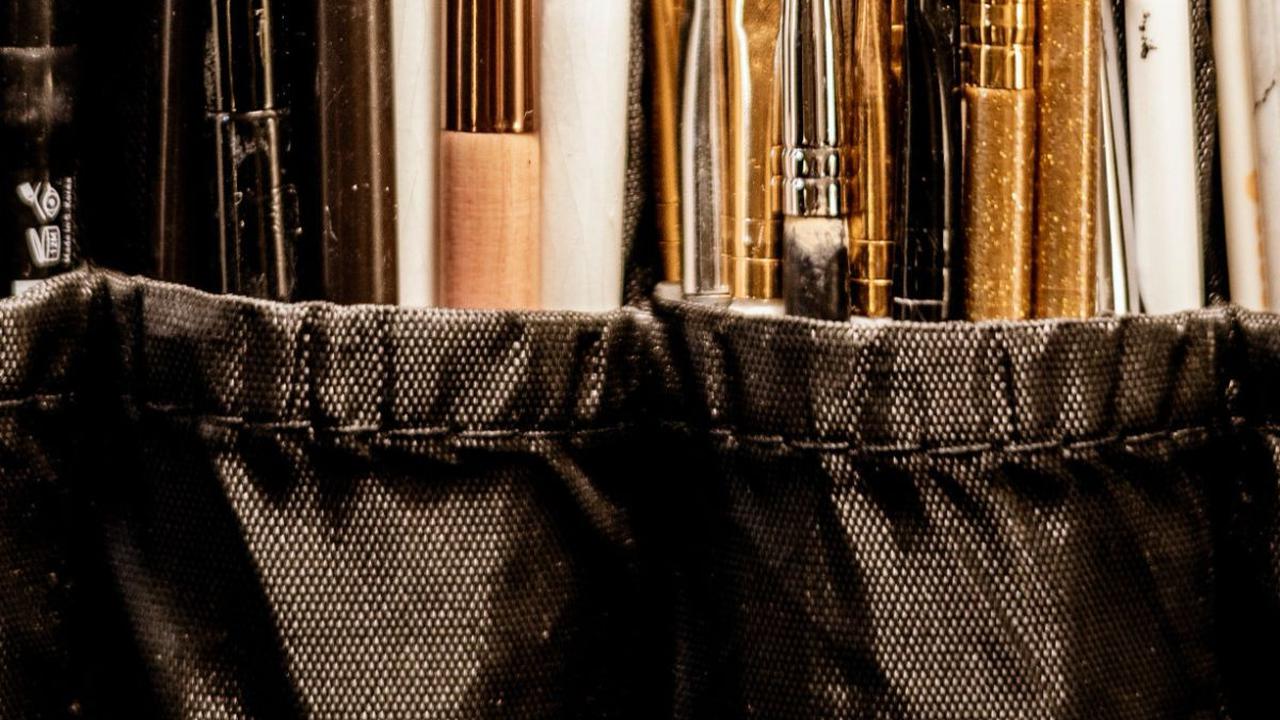 Cara Lain Membersihkan Berbagai Jenis Alat Makeup<br>