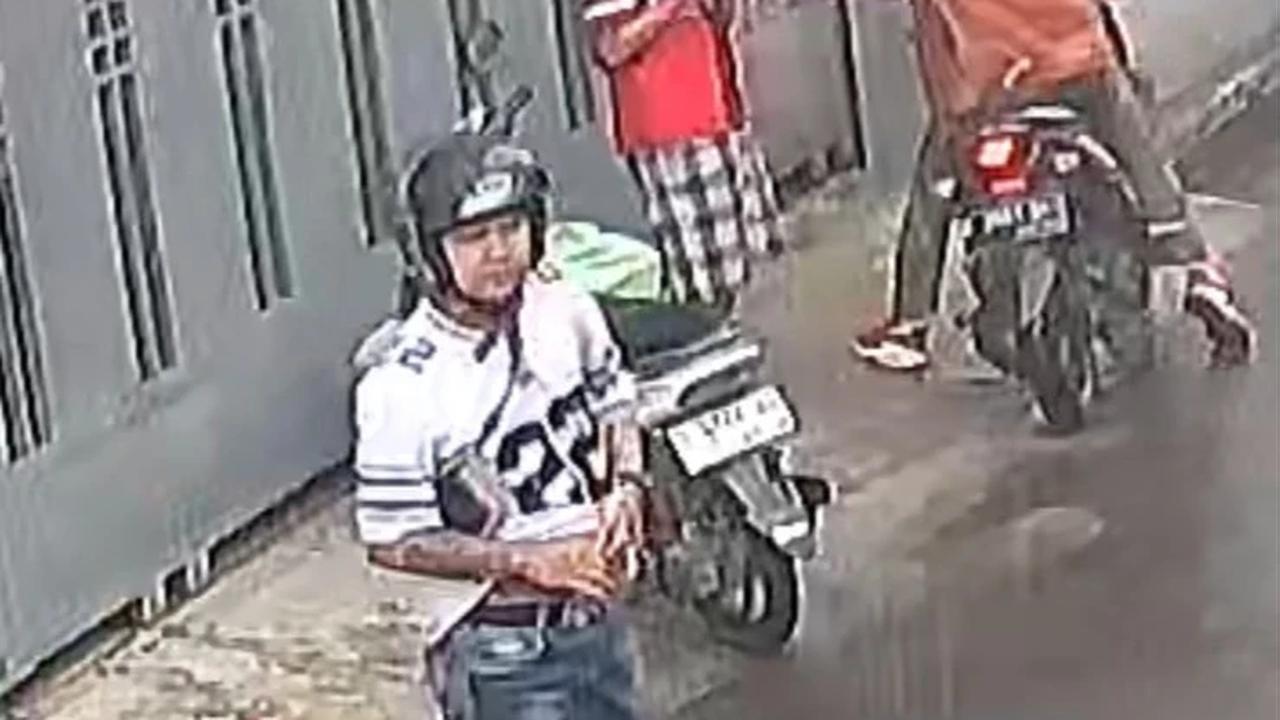 Kurir Ditodong Pisau dan Dibegal di Astanaanyar Bandung aaat Berteduh, Motor dan 13 Paket Raib Dicuri