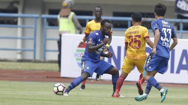 Status Di Persib Gelap Michael Essien Kembali Ke Chelsea Indonesia Bola Com