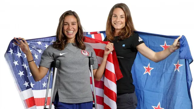 Pelari Amerika Serikat, Abbey D'Agostino dan pelari Selandia Baru, Nikki Hamblin kini bersahabat