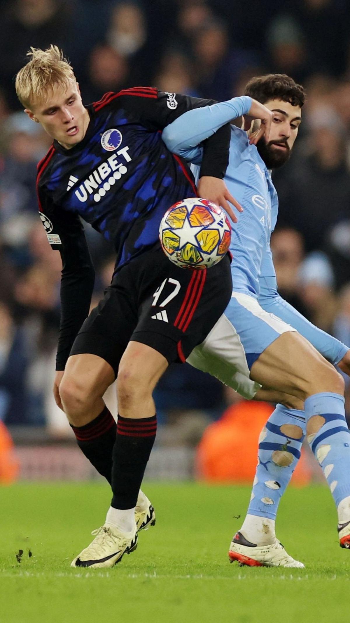 Dengan kemenangan agregat 6-2, Manchester City berhak melaju ke babak perempat final Liga Champions 2023/2024.&nbsp;Foto: REUTERS/Phil Noble<br>