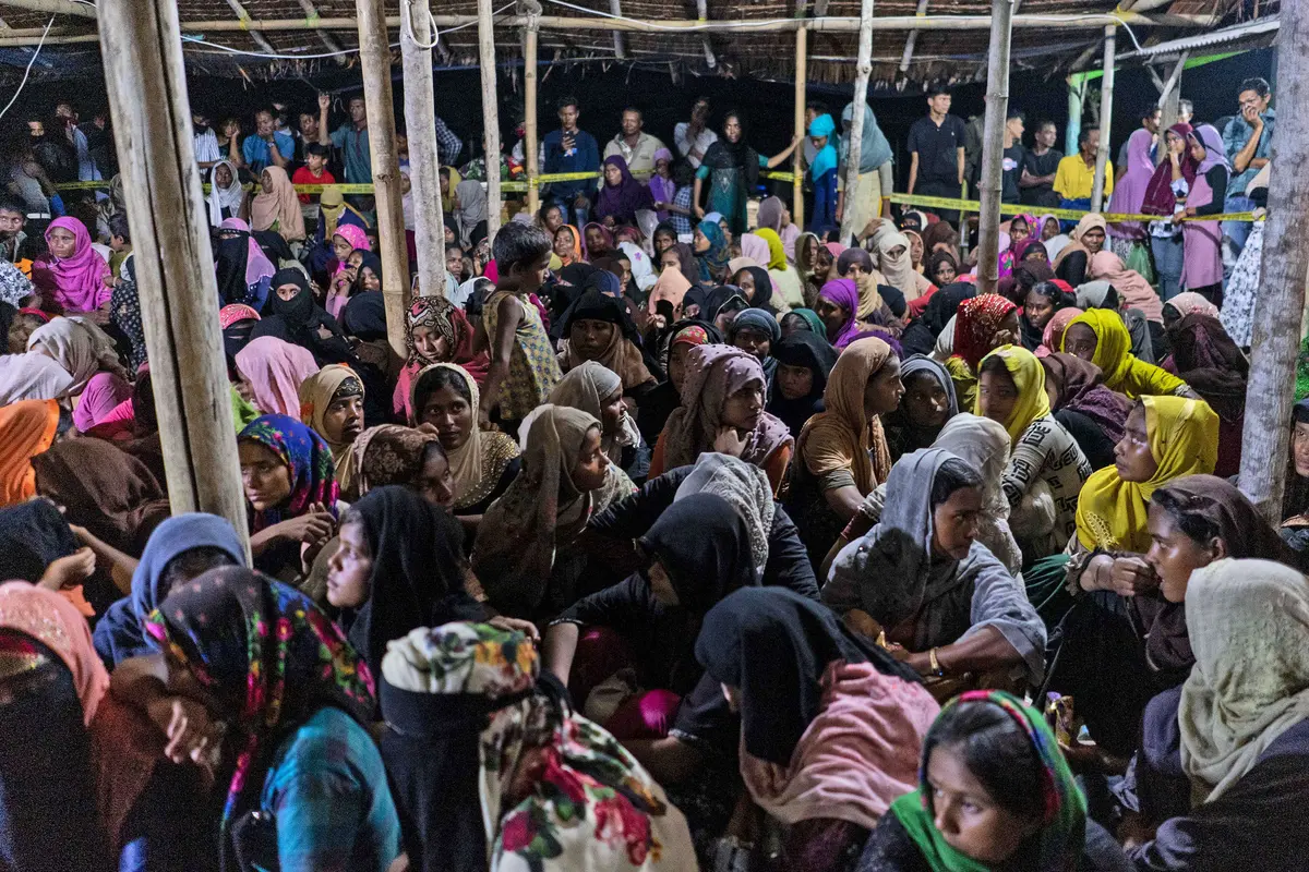 Ratusan Pengungsi Rohingya Terdampar di Pantai Lhokseumawe, Aceh