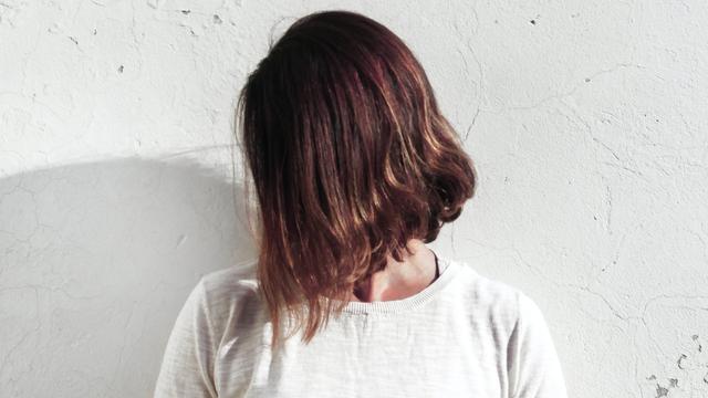 Ilustrasi manfaat kopi untuk kecantikan, kesehatan rambut