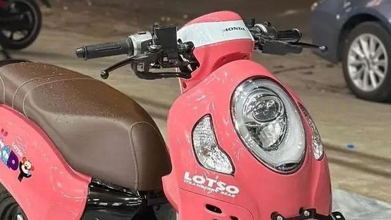 Honda Scoopy memiliki spesifikasi yang berbeda