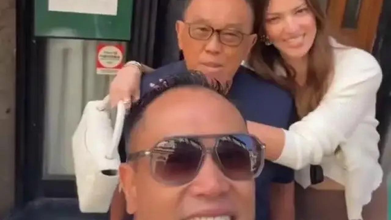 7 Potret Kedekatan Nia Ramadhani dan Aburizal Bakrie, Mertua Rasa Ayah Kandung
