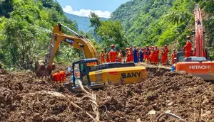 Tanah Longsor di China Tewaskan 21 Orang