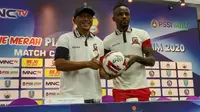 Pelatih Madura United, Rahmad Darmawan, dan Greg Nwokolo. (Bola.com/Aditya Wany)