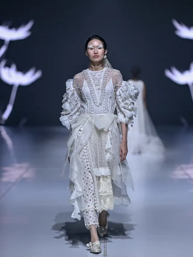 Rama Dauhan di Jakarta Fashion Week 2026. [Jakarta Fashion Week]
